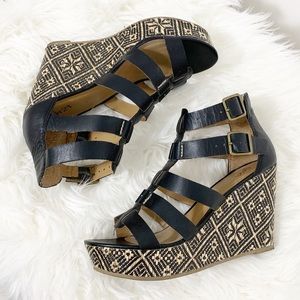 G21 Black Strap Straw Printed Wedge